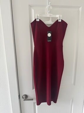 Burgundy Strapless Bodycon Dress